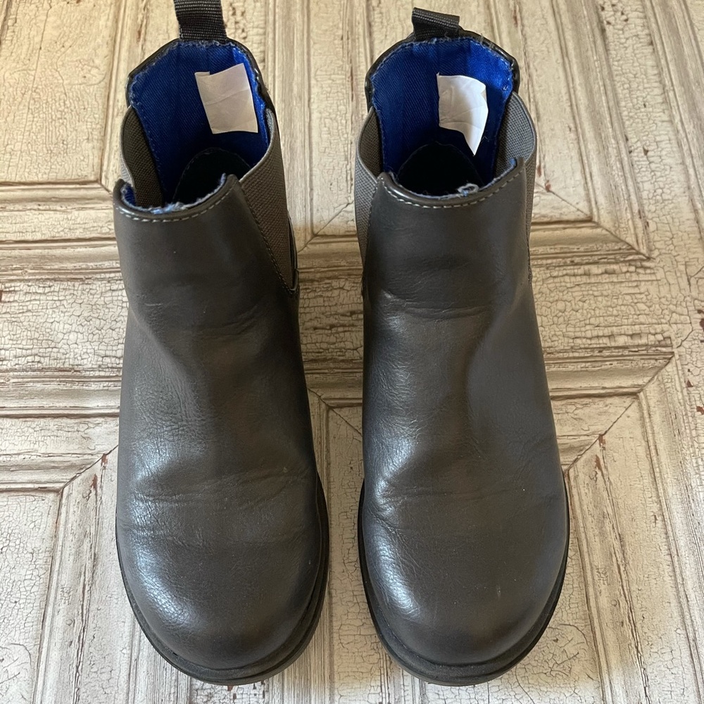 GAP Boots - Picture 2 of 7